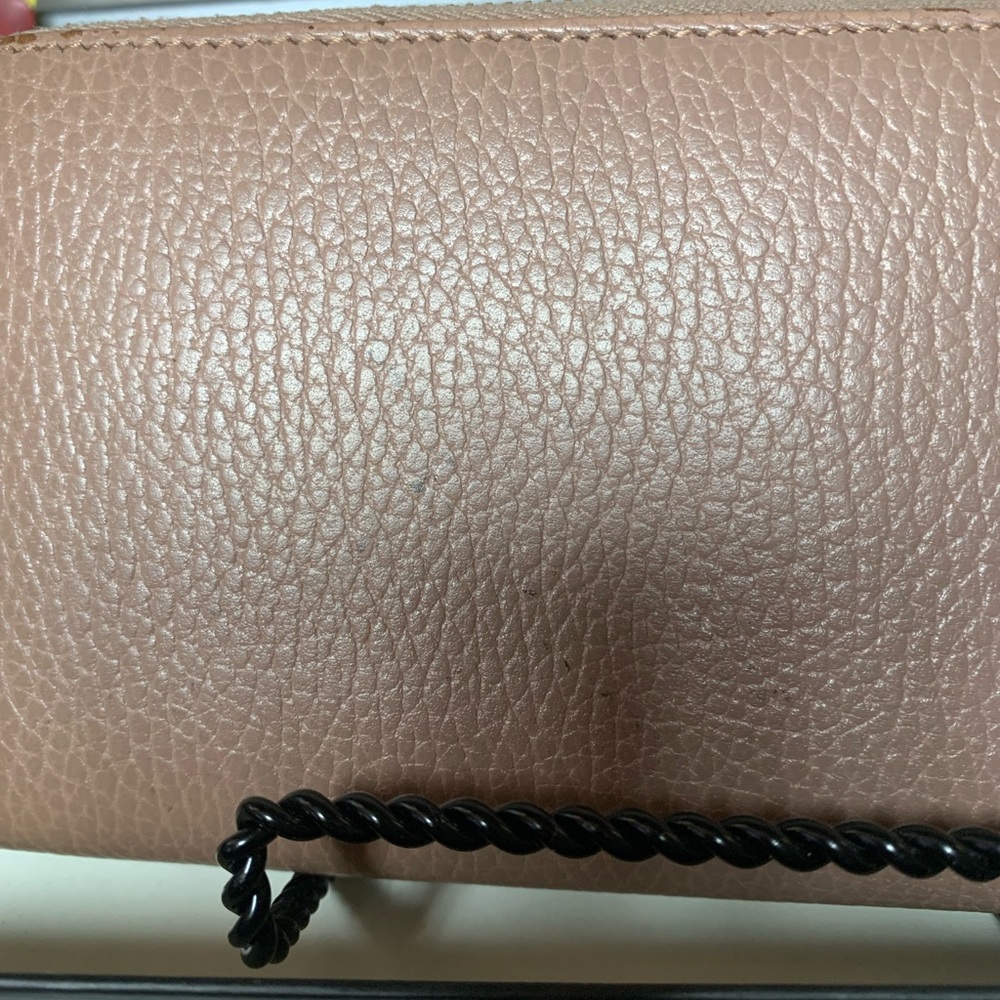 Beautiful Authentic Pre Owned Gucci Beige Leather Wallet - Picture 9 of 16